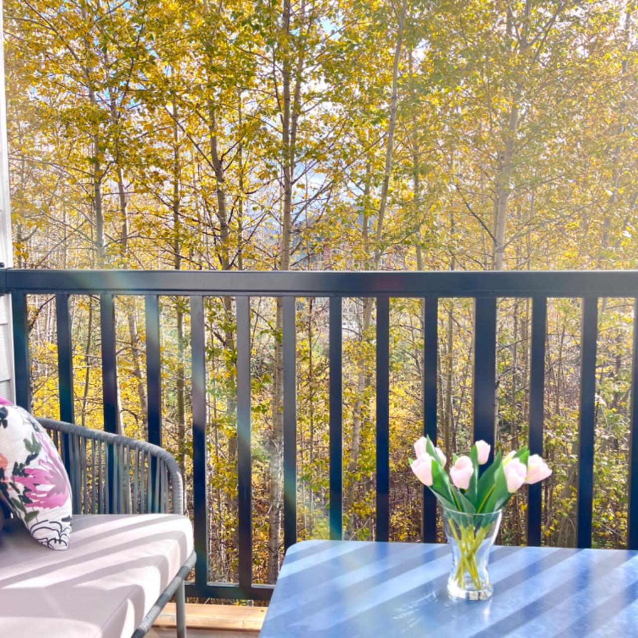 Immersed In The Scenery Of Canmore Luaran gambar